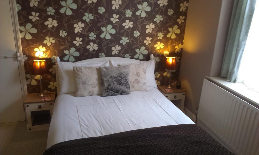 Saffron House Bed & Breakfast Combe Martin Exterior photo